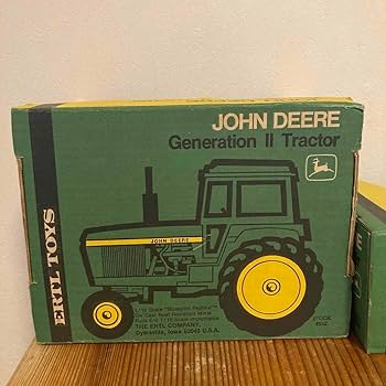 ERTL ジョンディア　トラクター　1/16 スケール Amazon.co.jp: ERTL ジョン ディア トラクター ミニカー 1/16